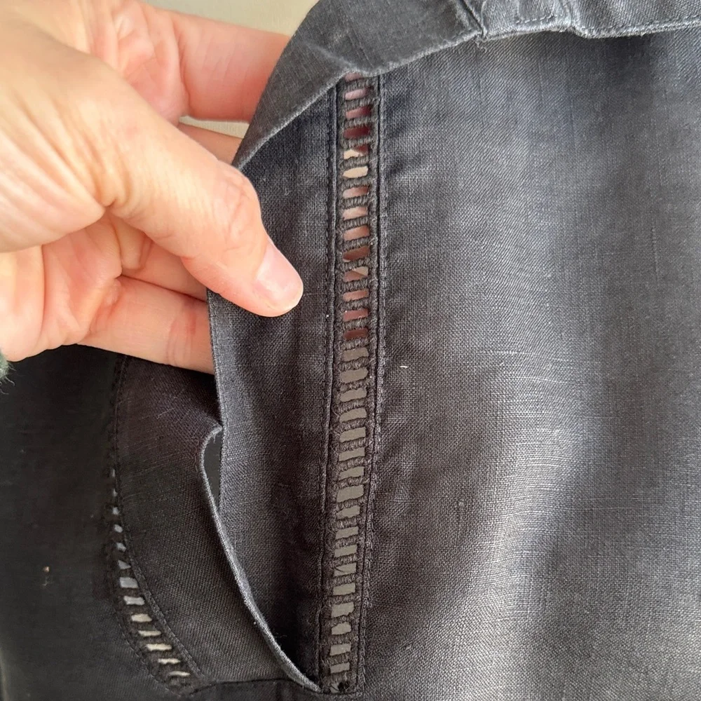 Chicos no iron linen Sleeveless Black Collared Top - Picture 5 of 10